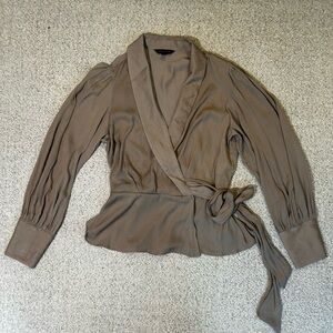 Banana Republic Neutral V-Neck Wrap Peplum Top Size M